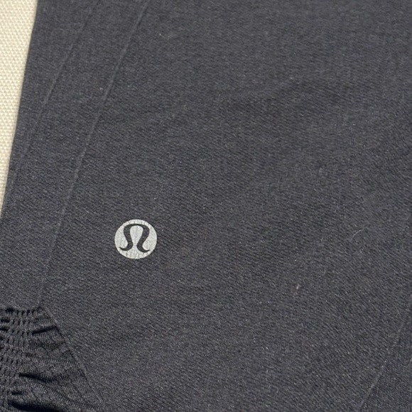 Lululemon Black Cropped Leggings - Picture 6 of 6